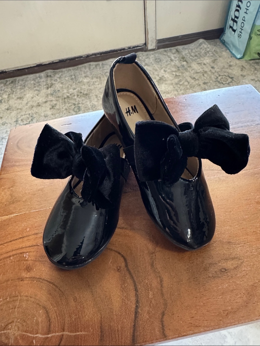 H&M Black Patent Mary Jane Shoes with Velvet Bows